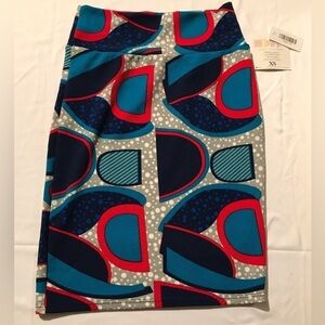 LULAROE SIZE XS CASSIE PENCIL SKIRT IN BLUE, GREY AND RED COLOR BLOCK